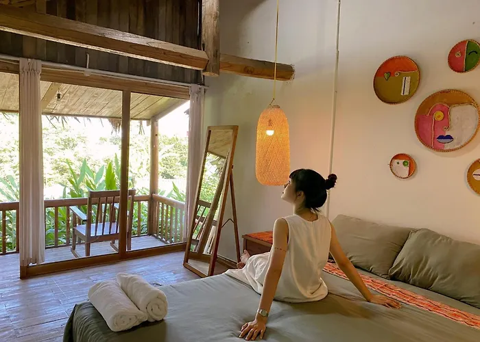 Toce House Tả van