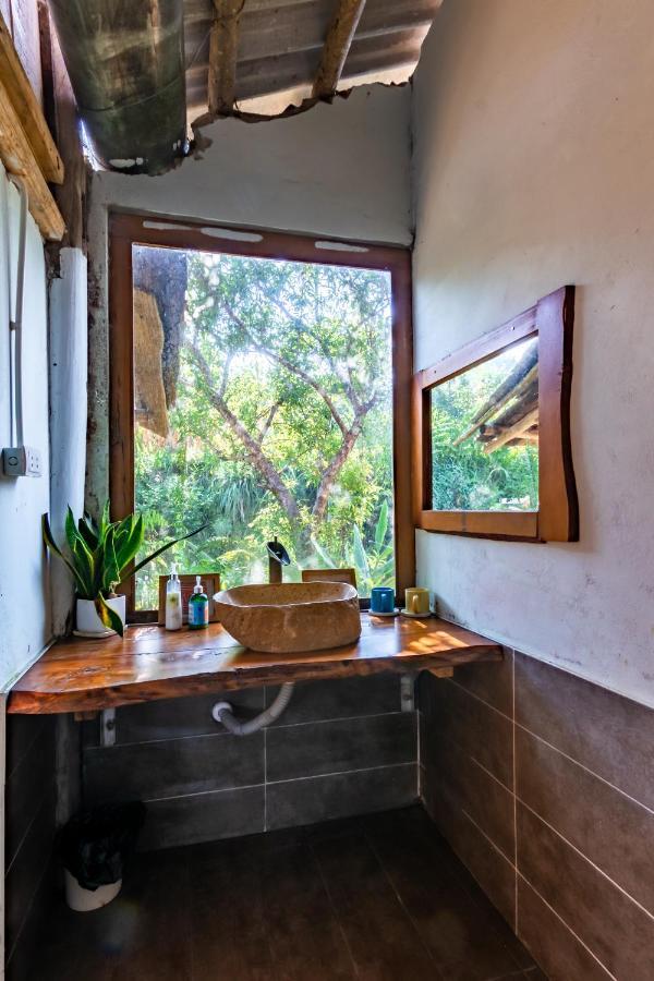 lều Toce House Tả *